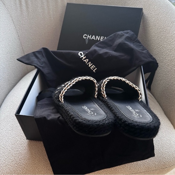 CHANEL Black Braided Knit Logo Accents Women's Flat Sandals Slip-On EU 40 / US 9 - Picture 4 of 5